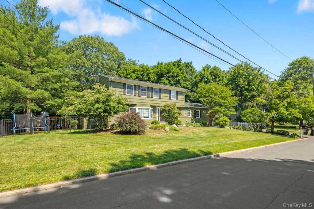 21 Ardsley Drive, New City, NY 10956 - Photo 2 of 43