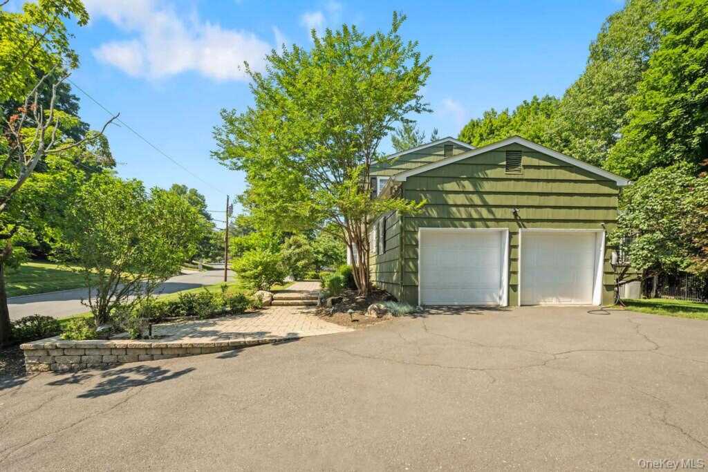 21 Ardsley Drive, New City, NY 10956 - Photo 39 of 43