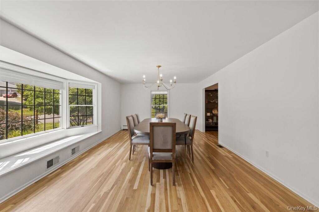 21 Ardsley Drive, New City, NY 10956 - Photo 6 of 43