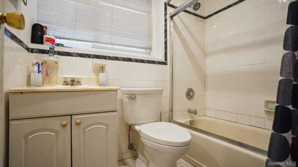 738 pelhamdale Avenue, New Rochelle, NY 10801 - Photo 24 of 29