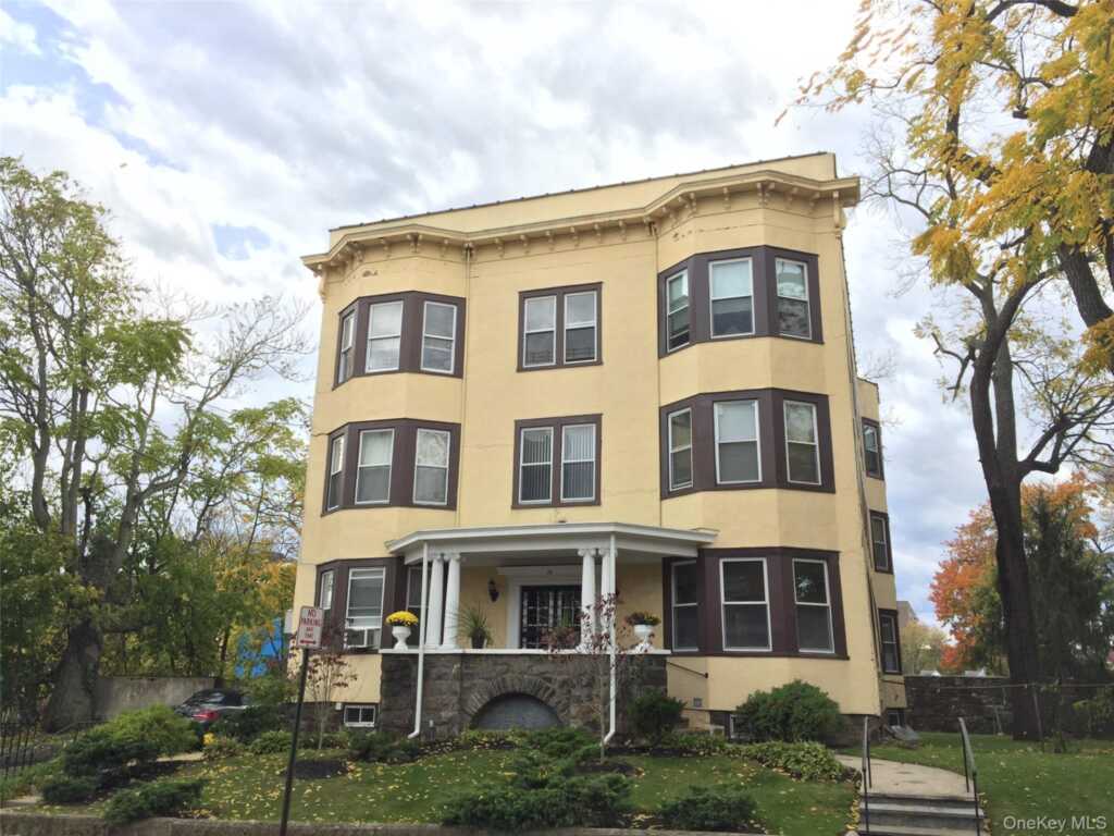 26 Coligni Avenue, Unit #2-1, New Rochelle, NY 10801