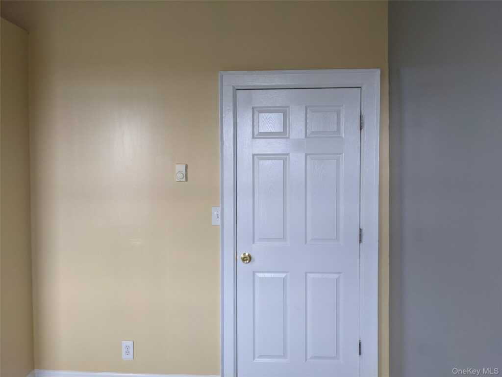 26 Coligni Avenue, Unit #2-1, New Rochelle, NY 10801 - Photo 5 of 11