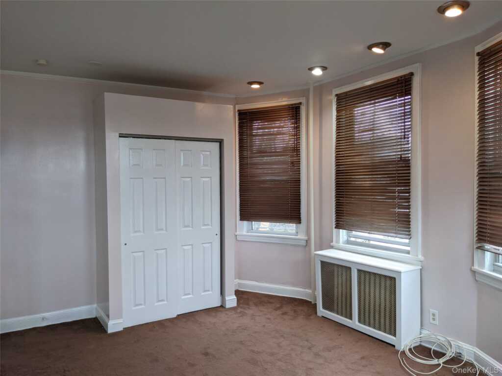 26 Coligni Avenue, Unit #2-1, New Rochelle, NY 10801 - Photo 6 of 11