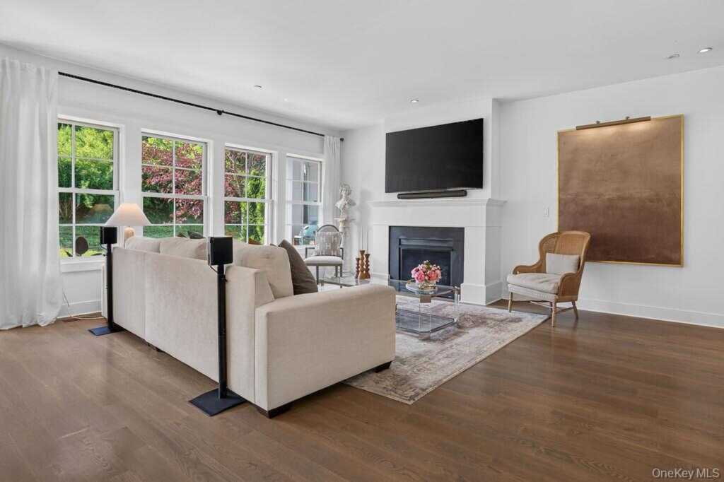 23 Honeysuckle Lane, Rye, NY 10573 - Photo 12 of 50