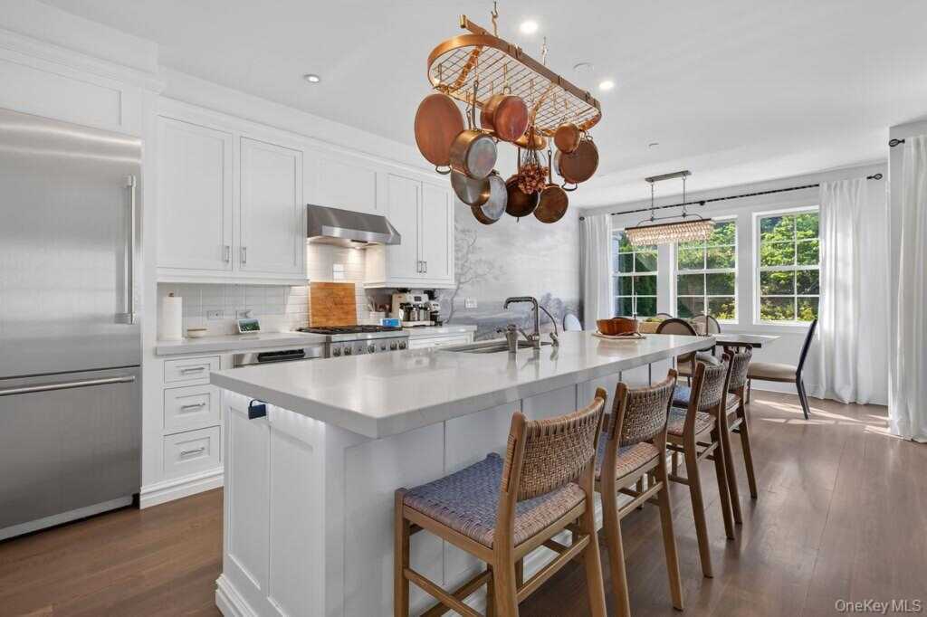 23 Honeysuckle Lane, Rye, NY 10573 - Photo 15 of 50