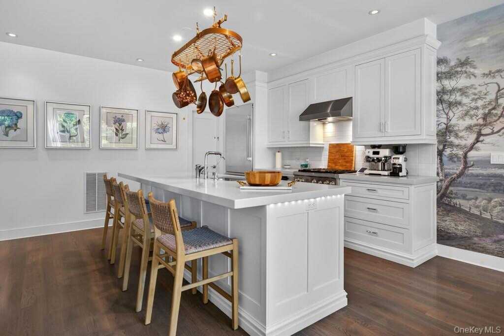 23 Honeysuckle Lane, Rye, NY 10573 - Photo 16 of 50
