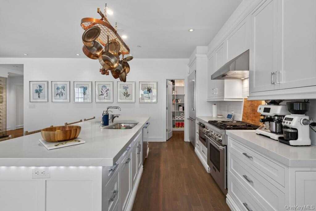 23 Honeysuckle Lane, Rye, NY 10573 - Photo 19 of 50
