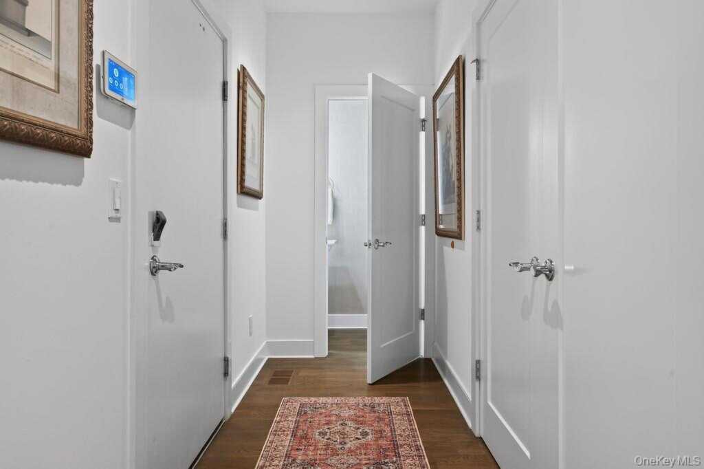 23 Honeysuckle Lane, Rye, NY 10573 - Photo 7 of 50