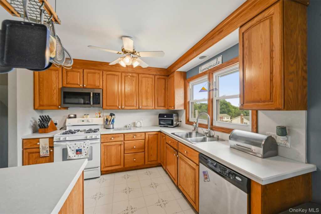 7 Tamarac Lane, Stony Point, NY 10980 - Photo 14 of 40