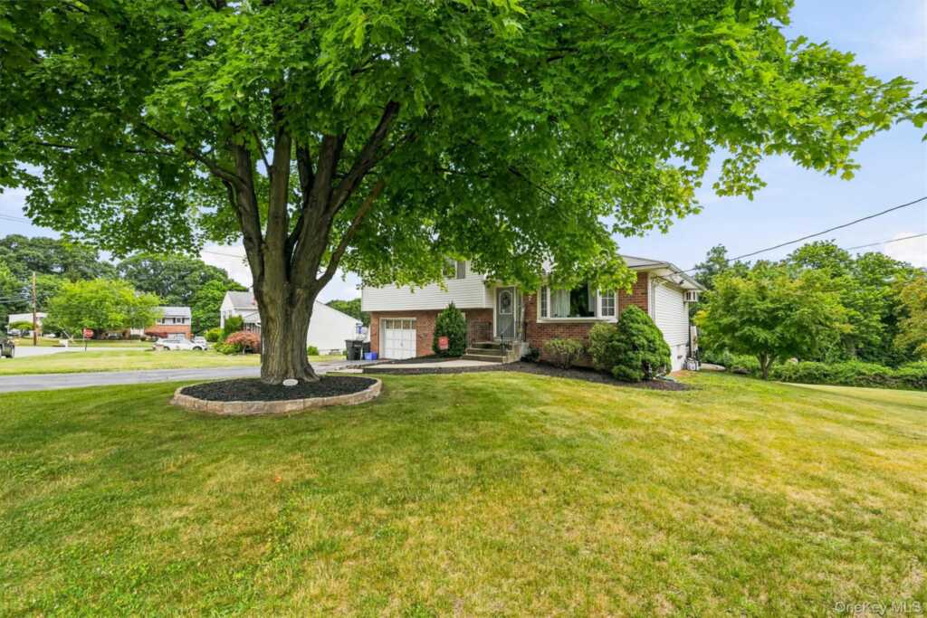 7 Tamarac Lane, Stony Point, NY 10980 - Photo 3 of 40