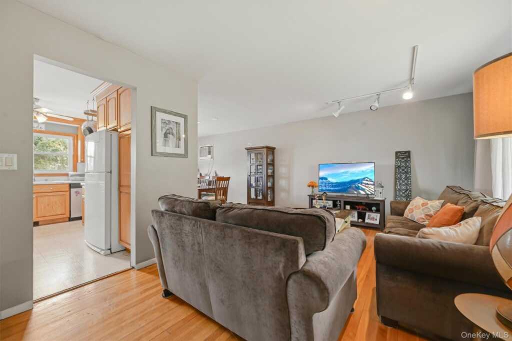 7 Tamarac Lane, Stony Point, NY 10980 - Photo 7 of 40