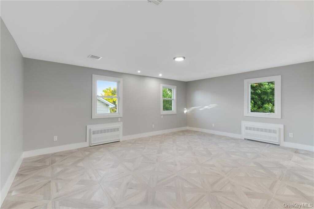 109 Jackson Avenue, Nyack, NY 10960 - Photo 13 of 30