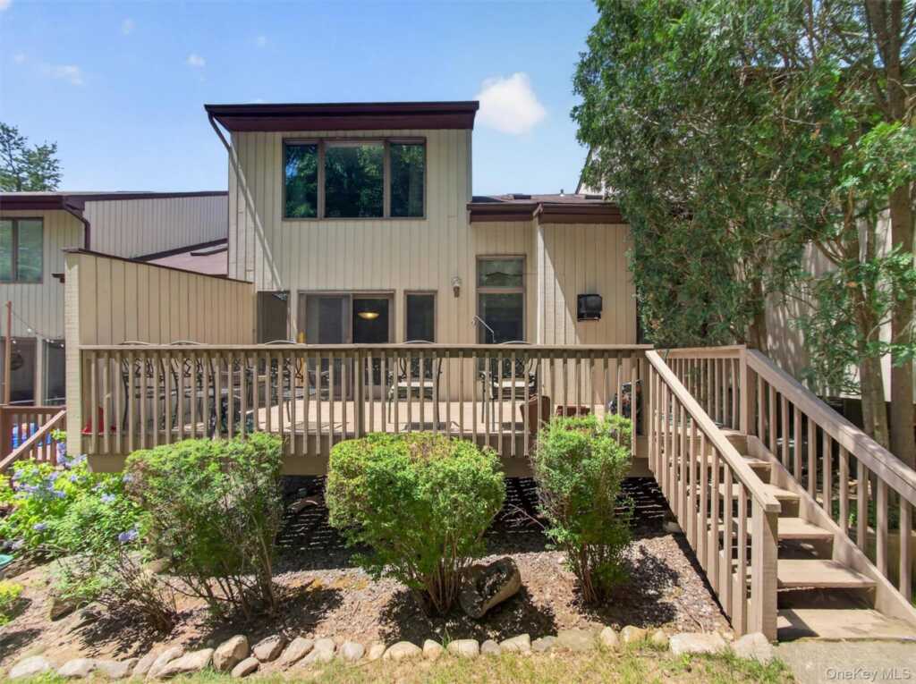 20 Fox Court, Suffern, NY 10901 - Photo 24 of 34