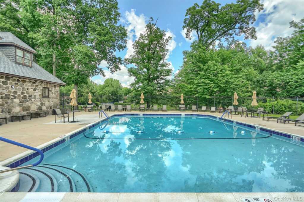 20 Fox Court, Suffern, NY 10901 - Photo 26 of 34