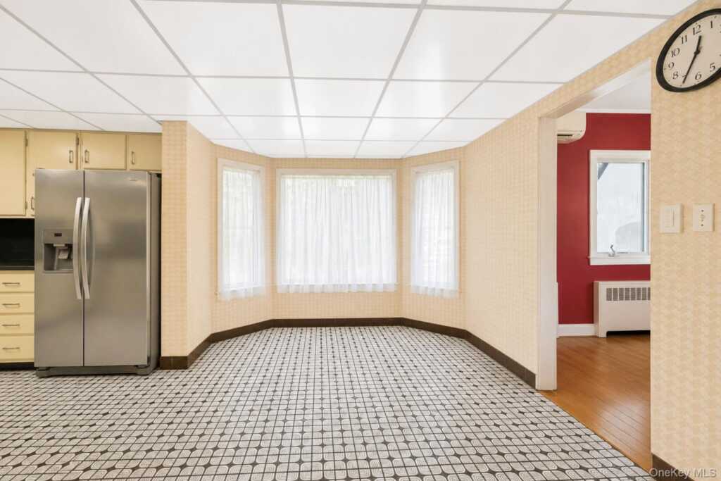 133 Bon Air Avenue, New Rochelle, NY 10804 - Photo 12 of 43