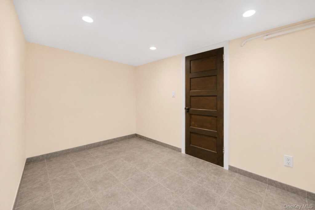 133 Bon Air Avenue, New Rochelle, NY 10804 - Photo 30 of 43