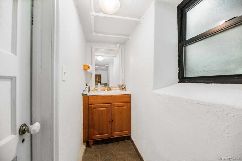 133 Bon Air Avenue, New Rochelle, NY 10804 - Photo 33 of 43