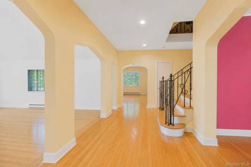 133 Bon Air Avenue, New Rochelle, NY 10804 - Photo 5 of 43