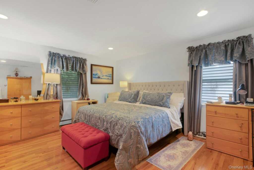 19 Flower Lane, Valley Cottage, NY 10989 - Photo 12 of 45