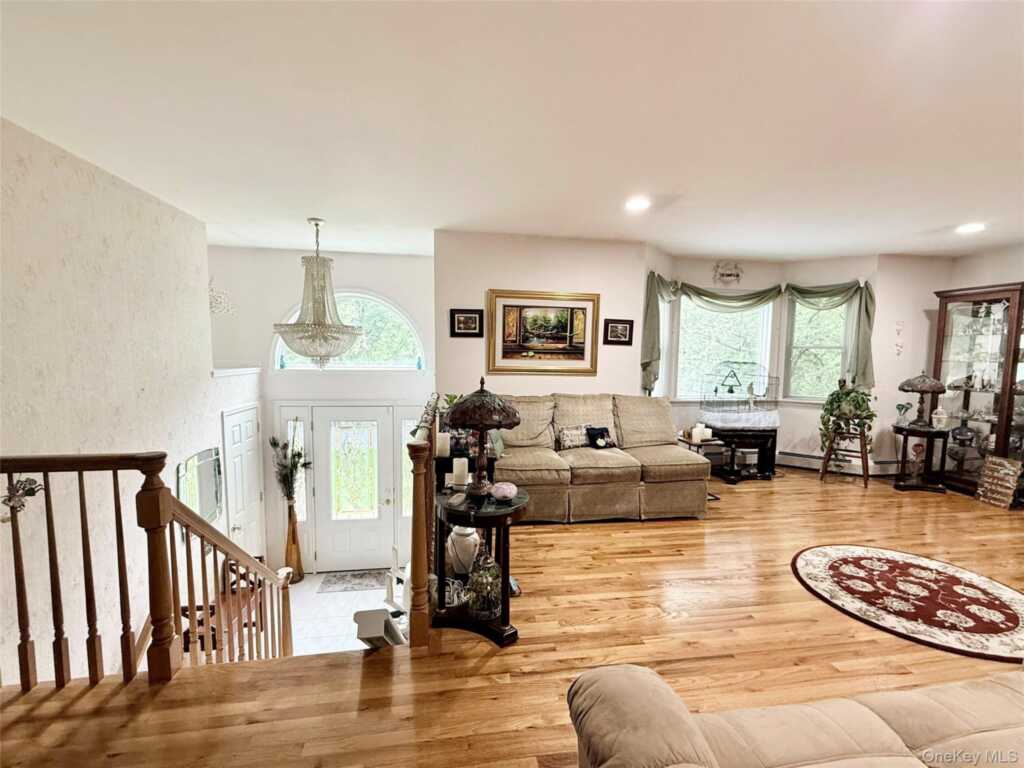19 Flower Lane, Valley Cottage, NY 10989 - Photo 22 of 45