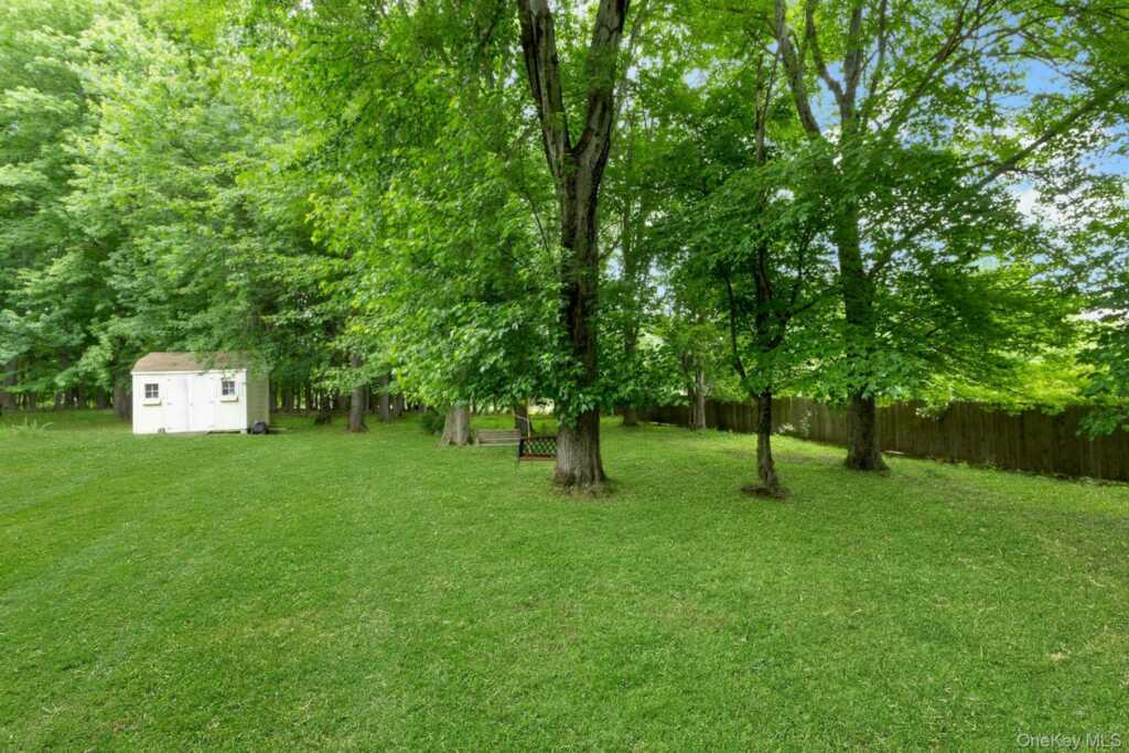 19 Flower Lane, Valley Cottage, NY 10989 - Photo 34 of 45