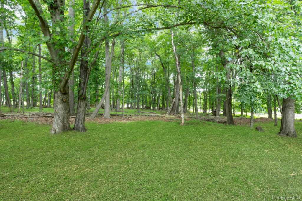 19 Flower Lane, Valley Cottage, NY 10989 - Photo 40 of 45