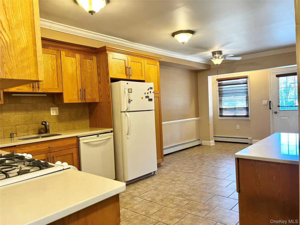 21 Vailshire Circle, Nanuet, NY 10954 - Photo 25 of 30
