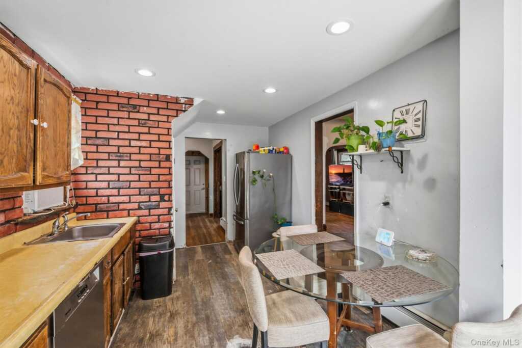 67 Wayne Avenue, Suffern, NY 10901 - Photo 16 of 34
