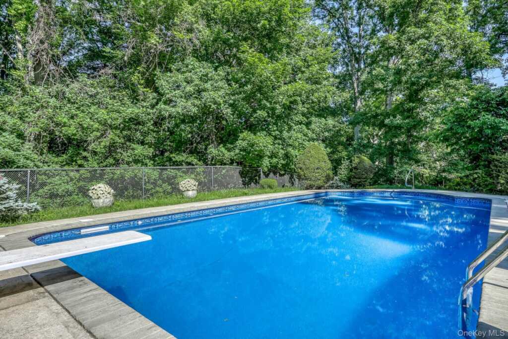 26 River Road, Suffern, NY 10901 - Photo 6 of 30