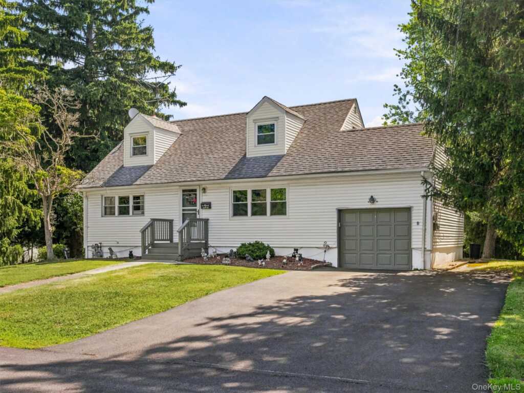 11 Hollow Drive, New City, NY 10956 - Photo 2 of 34