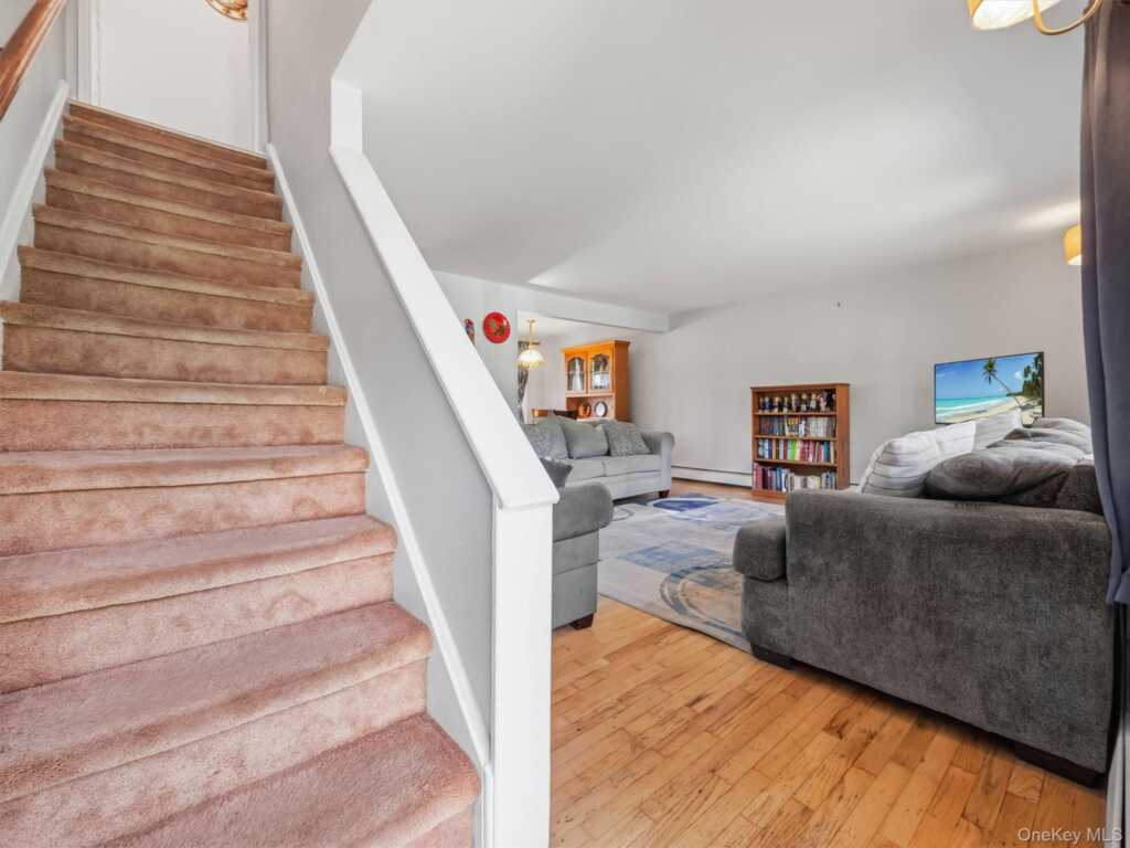 11 Hollow Drive, New City, NY 10956 - Photo 6 of 34
