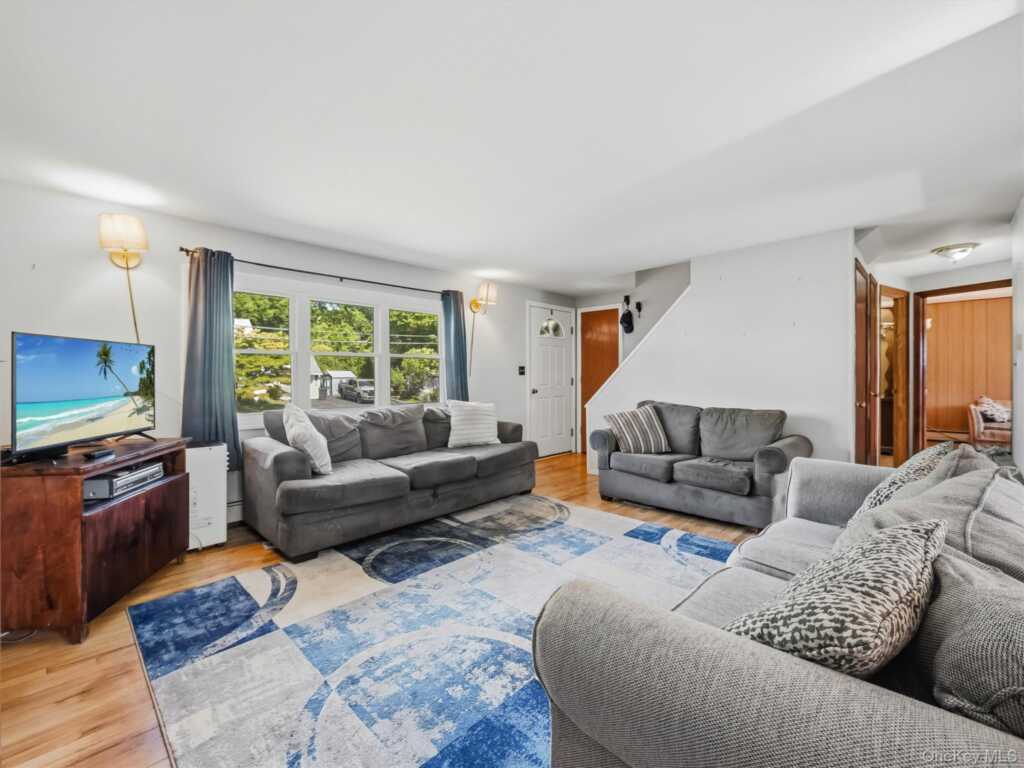 11 Hollow Drive, New City, NY 10956 - Photo 8 of 34