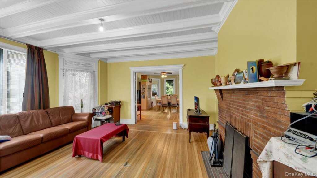 228 Weyman Avenue, New Rochelle, NY 10805 - Photo 11 of 36