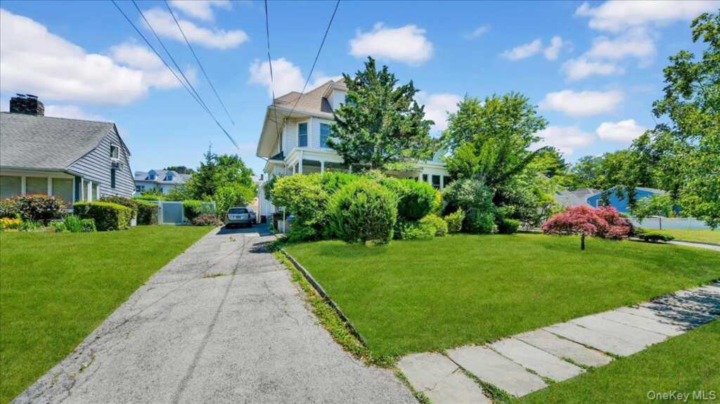 228 Weyman Avenue, New Rochelle, NY 10805 - Photo 2 of 36