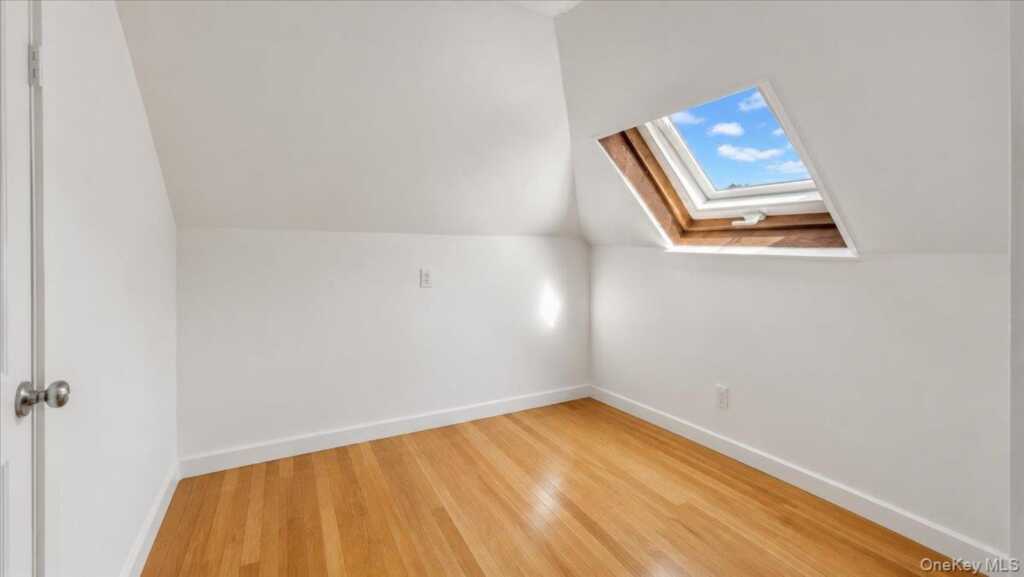 228 Weyman Avenue, New Rochelle, NY 10805 - Photo 23 of 36