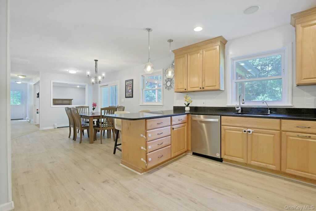10 Pepperill Court, New City, NY 10956 - Photo 15 of 39