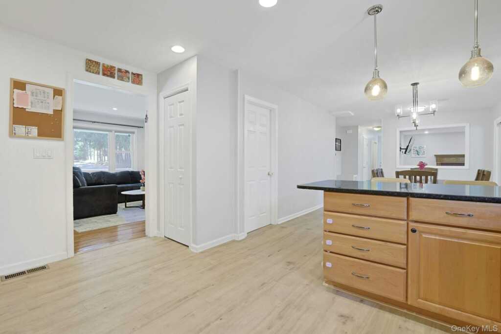 10 Pepperill Court, New City, NY 10956 - Photo 16 of 39