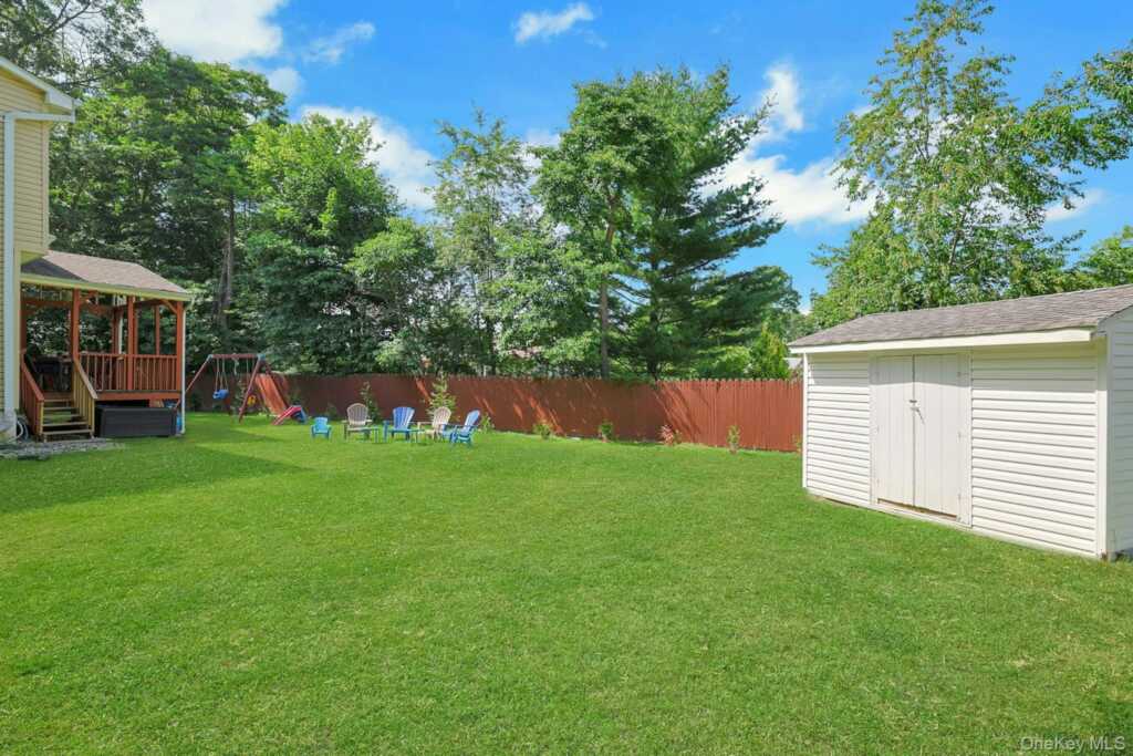 10 Pepperill Court, New City, NY 10956 - Photo 3 of 39