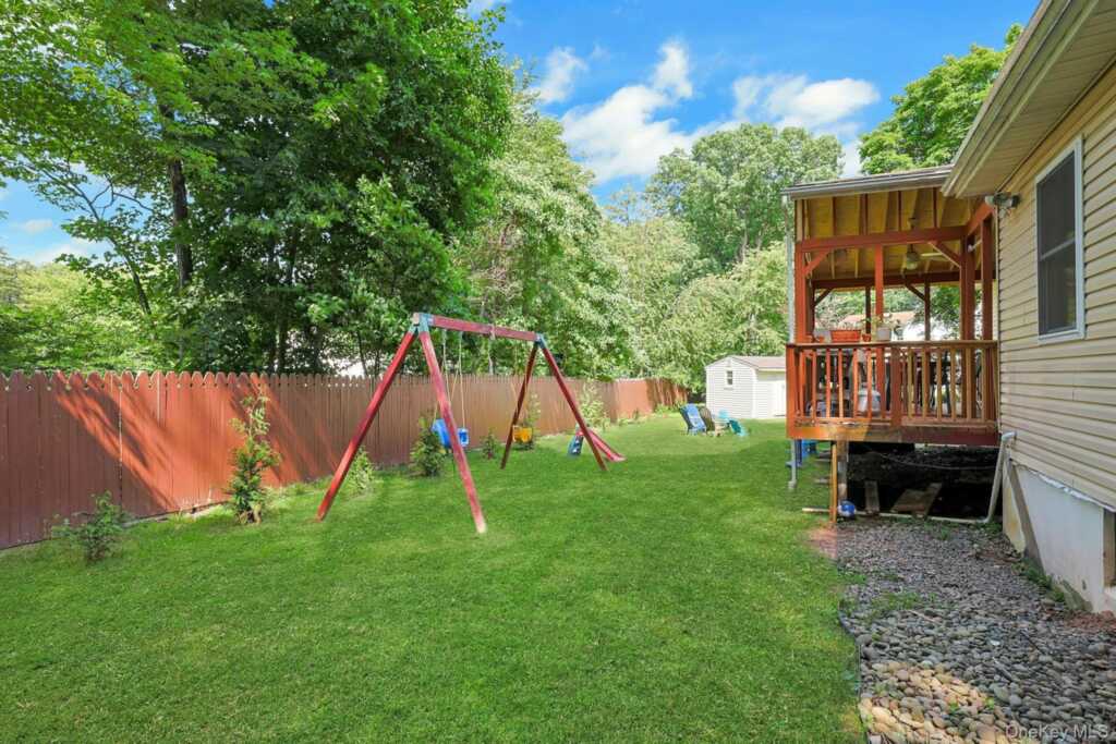 10 Pepperill Court, New City, NY 10956 - Photo 37 of 39