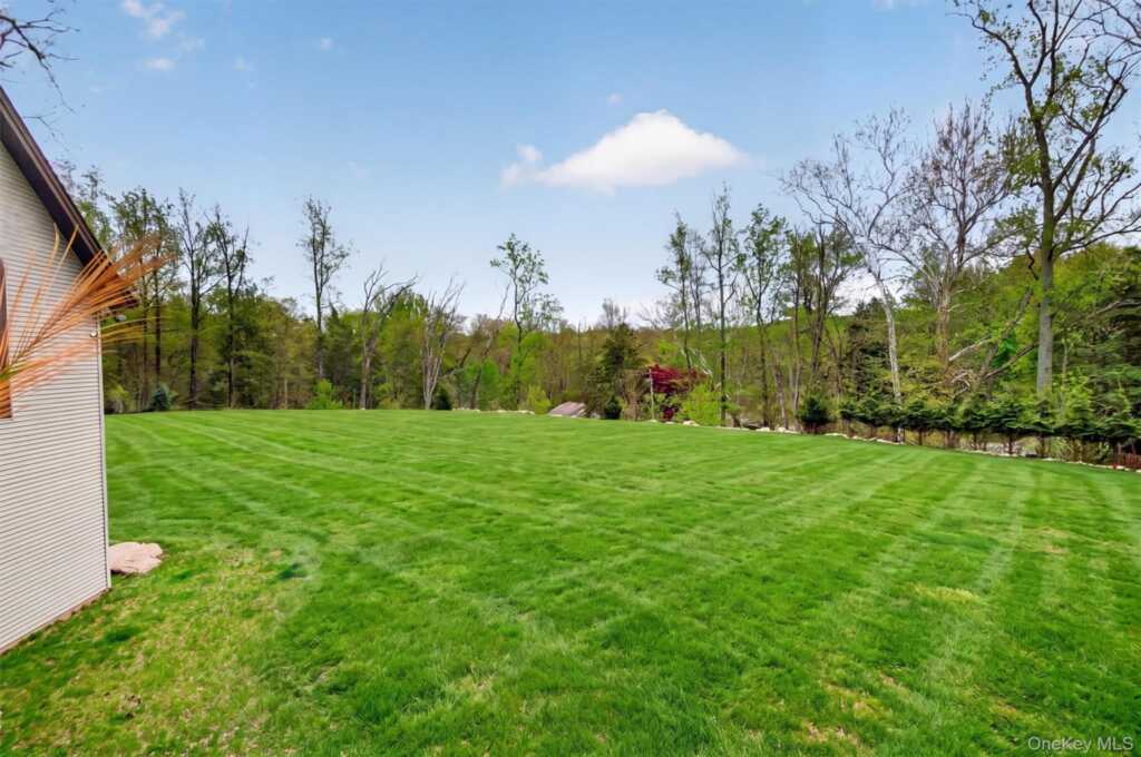 237 South Mountain Road, New City, NY 10956 - Photo 36 of 38