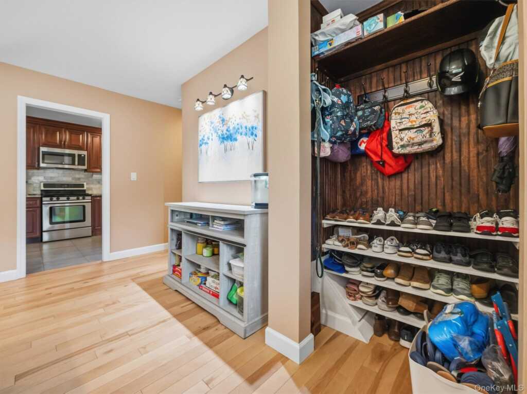 15 Summit Avenue, New City, NY 10956 - Photo 6 of 30
