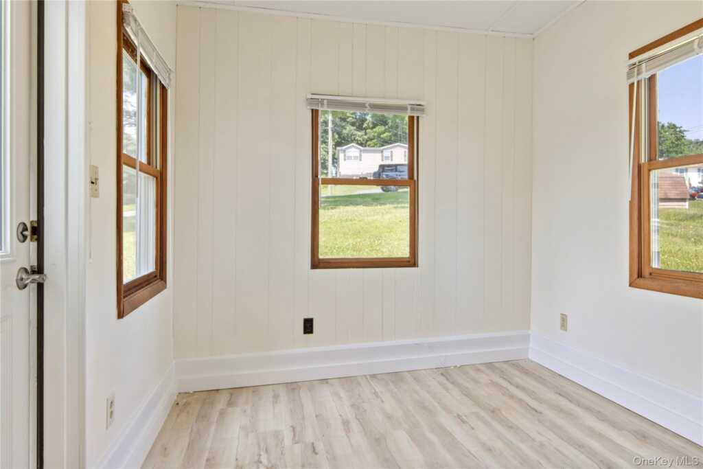 18 Thamsen Drive, Stony Point, NY 10980 - Photo 4 of 19