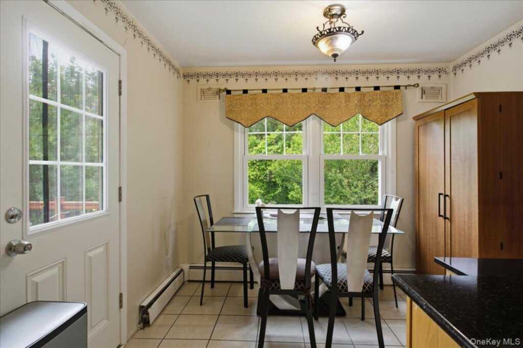 16 Baldwin Lane, New Rochelle, NY 10583 - Photo 10 of 20