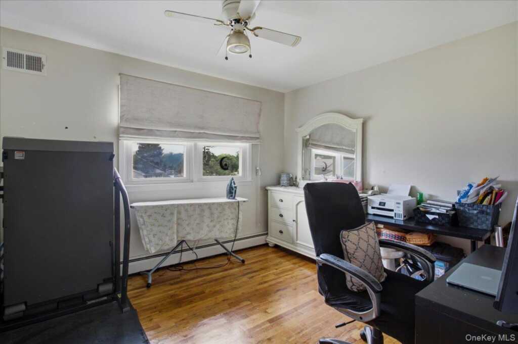 16 Baldwin Lane, New Rochelle, NY 10583 - Photo 15 of 20