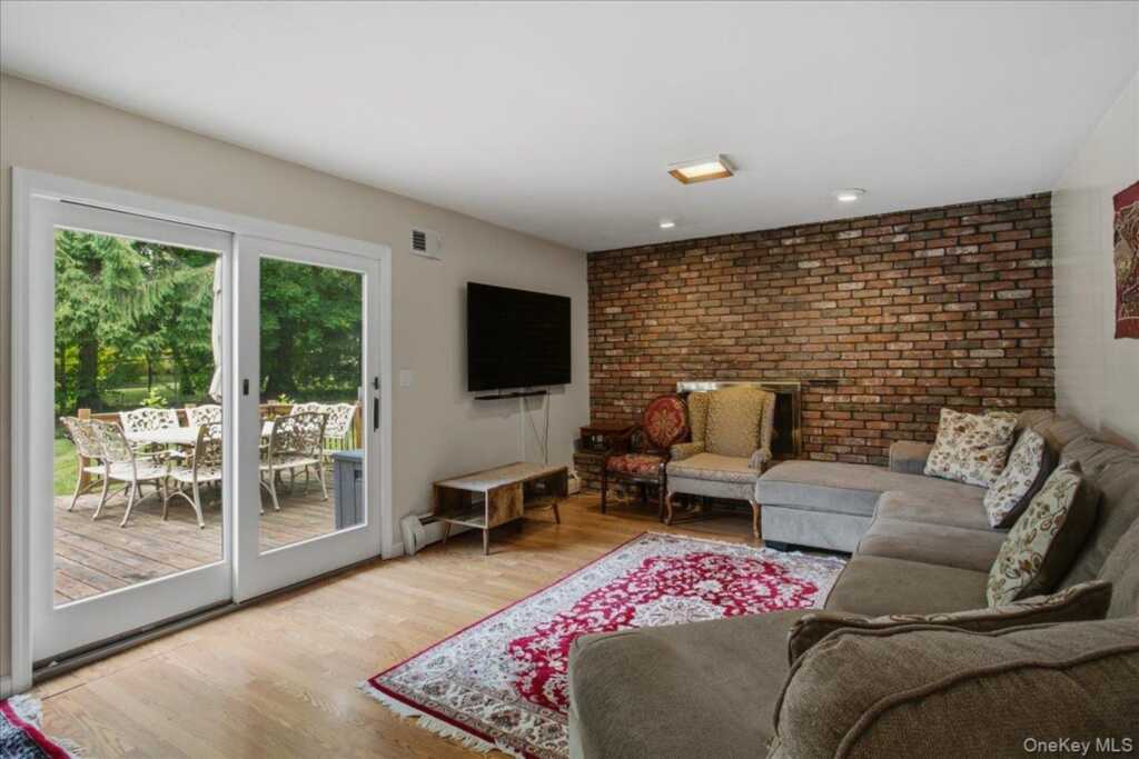 16 Baldwin Lane, New Rochelle, NY 10583 - Photo 16 of 20