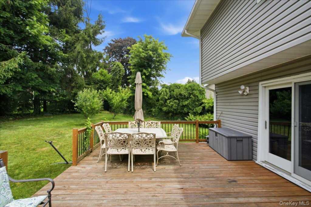 16 Baldwin Lane, New Rochelle, NY 10583 - Photo 18 of 20