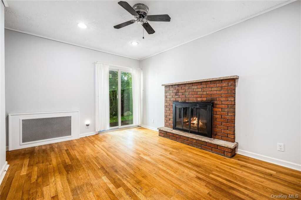 11 Hillside Place, Rye, NY 10580 - Photo 5 of 13