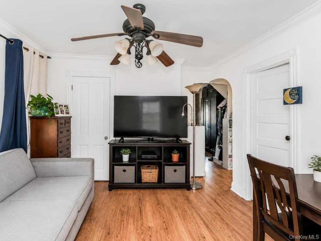 334 Locust Avenue, Rye, NY 10573 - Photo 11 of 23