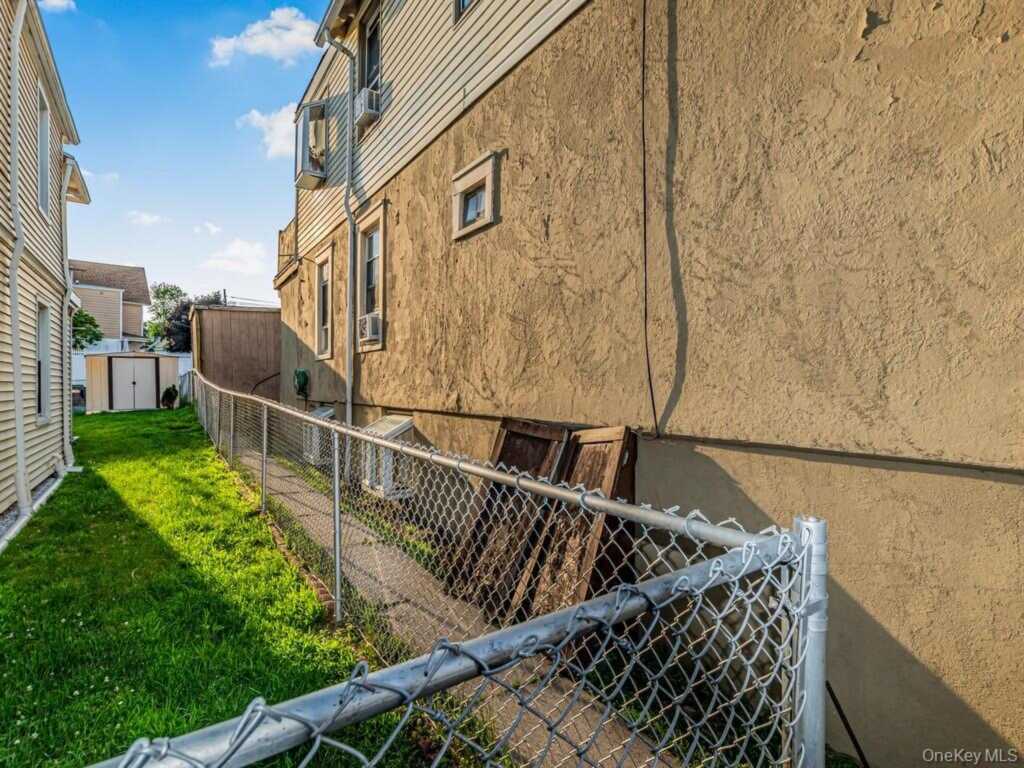 334 Locust Avenue, Rye, NY 10573 - Photo 20 of 23