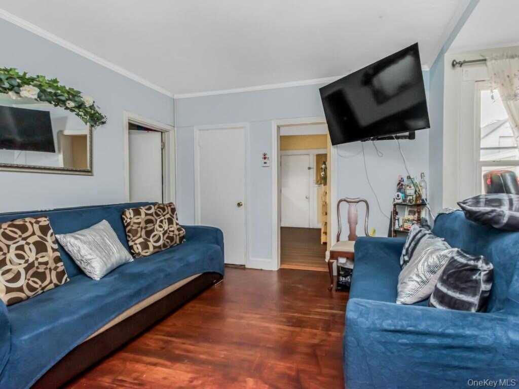 334 Locust Avenue, Rye, NY 10573 - Photo 4 of 23